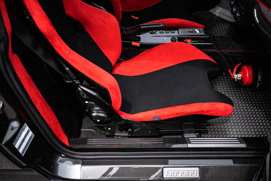 Интерьер Ferrari 430 Scuderia 2009 года  (NA) (фото 69 из 87)